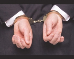 tn_handsinhandcuffsc0510_8