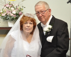 tn_senior_lumchlove_blooms_senior_lunch_pix