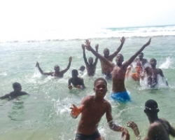 tn_tn_paco_and_kids_jumping_for_joy