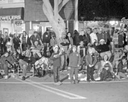 35th Annual Seal Beach Christmas Parade sells out