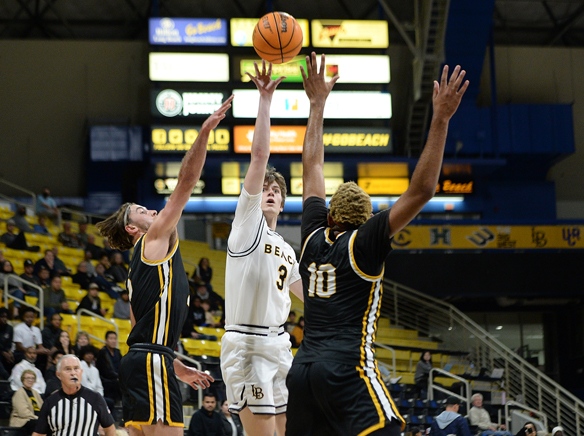 Monson contributes with late game steal in triple OT win for LBSU