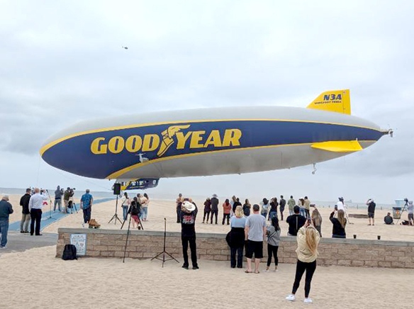 BLIMPONBEACHw